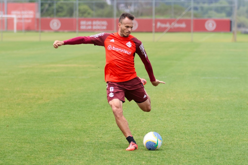 Fluminense anuncia a contratação do lateral-esquerdo Renê, ex-Internacional | fluminense | ge