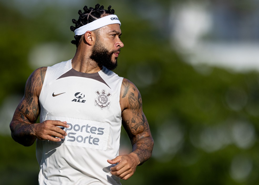 Memphis com novo visual e Héctor Hernández de volta: Corinthians se reapresenta após folga | corinthians | ge