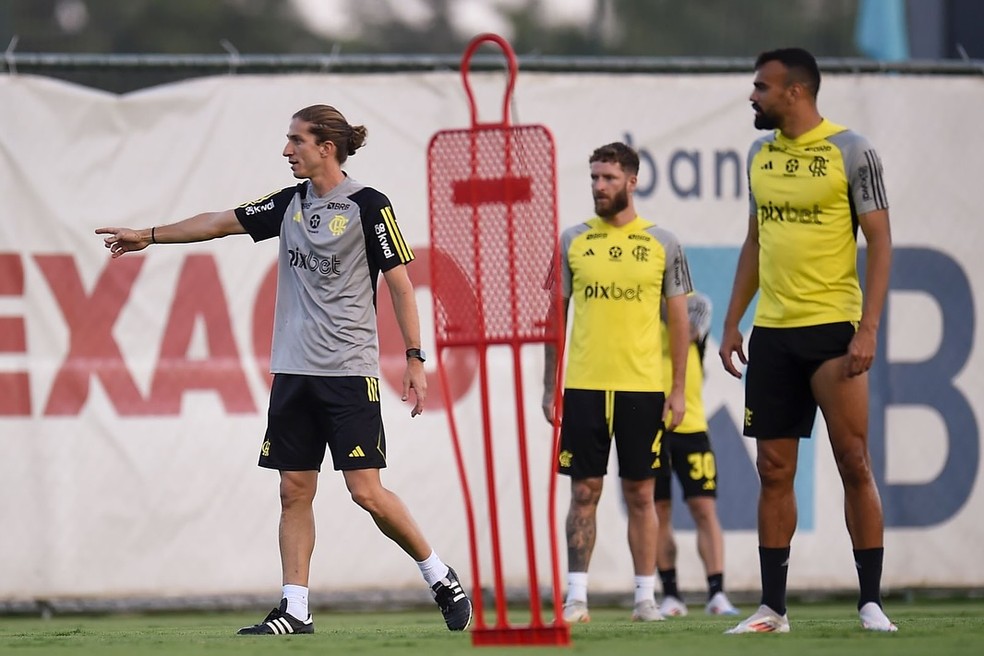 Com coincidência nos desfalques, Filipe Luís terá ensaio no Flamengo sábado para final da Copa do Brasil | flamengo | ge