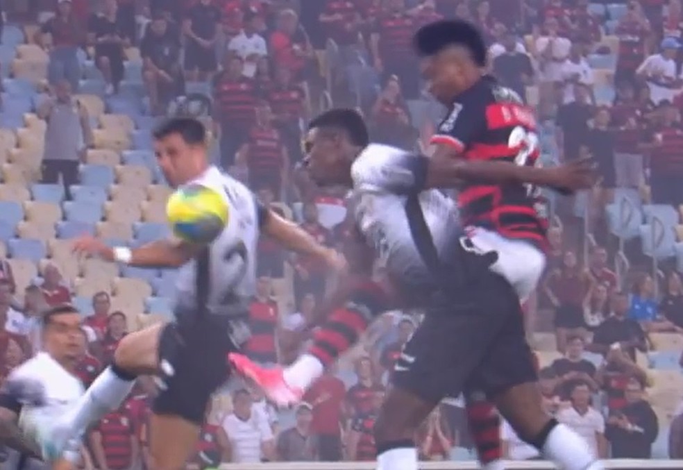 Flamengo x Corinthians: PC Oliveira diz que time carioca teve pênalti não marcado | copa do brasil | ge