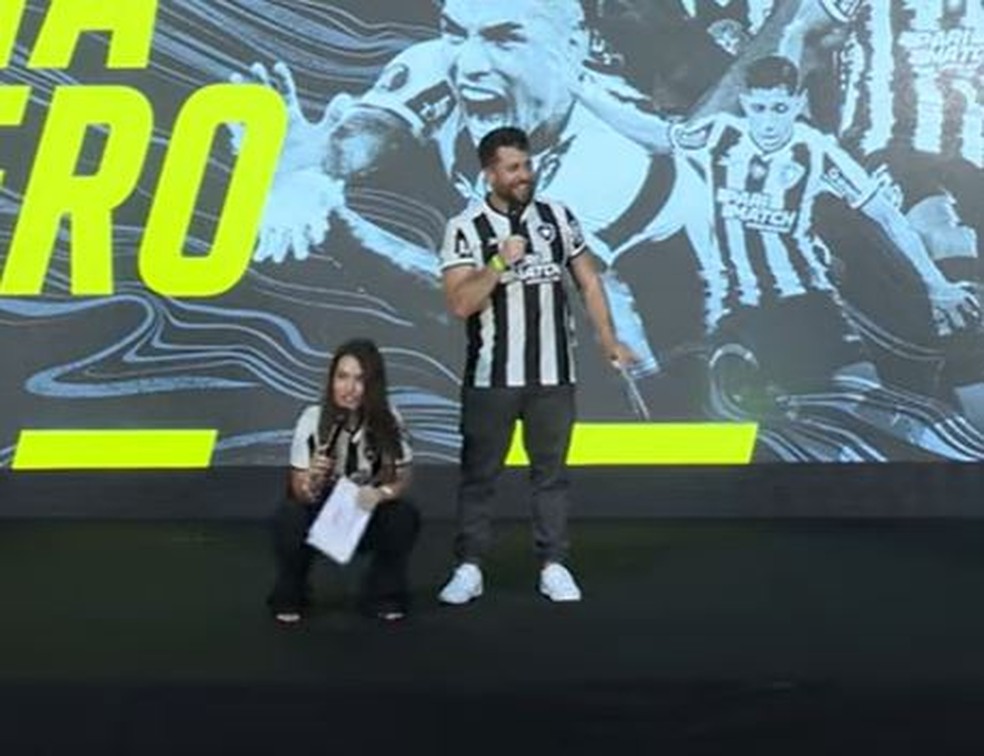 Em live, Botafogo adapta comemoração com derrota do Palmeiras: "Incendeia a torcida do Timão" | botafogo | ge