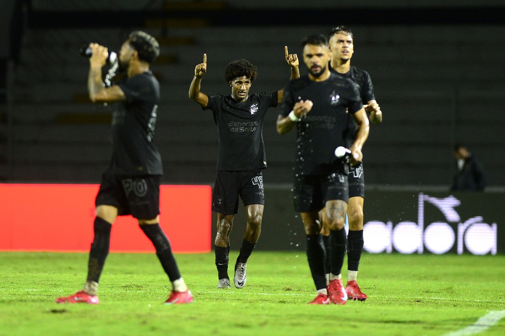 Talles Magno desfalca o Corinthians no sábado para viajar aos Estados Unidos; entenda | corinthians | ge