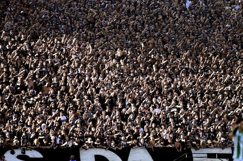 Embalado por festa de 114 anos, Corinthians tenta encerrar jejum de 45 dias sem vencer em Itaquera | corinthians | ge