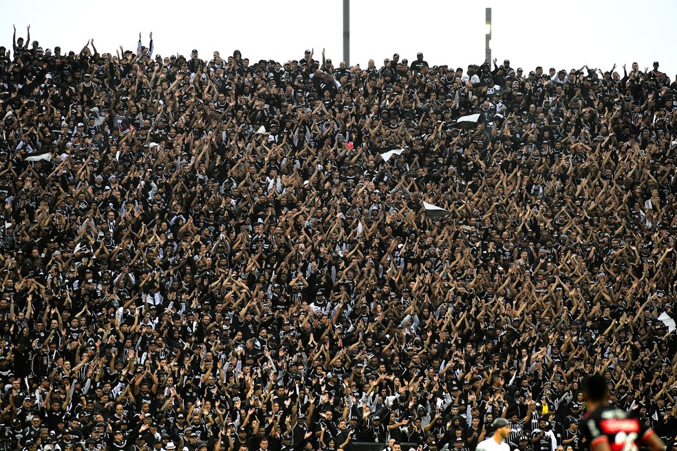 Corinthians tem melhor público em uma temporada na arena; bilheteria rende R$ 87,9 milhões | corinthians | ge