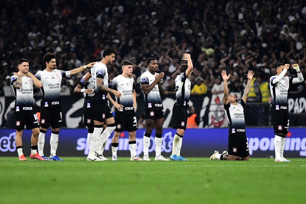 Análise: oscilação e queda física do Corinthians proporcionaram noite épica de Hugo Souza | corinthians | ge