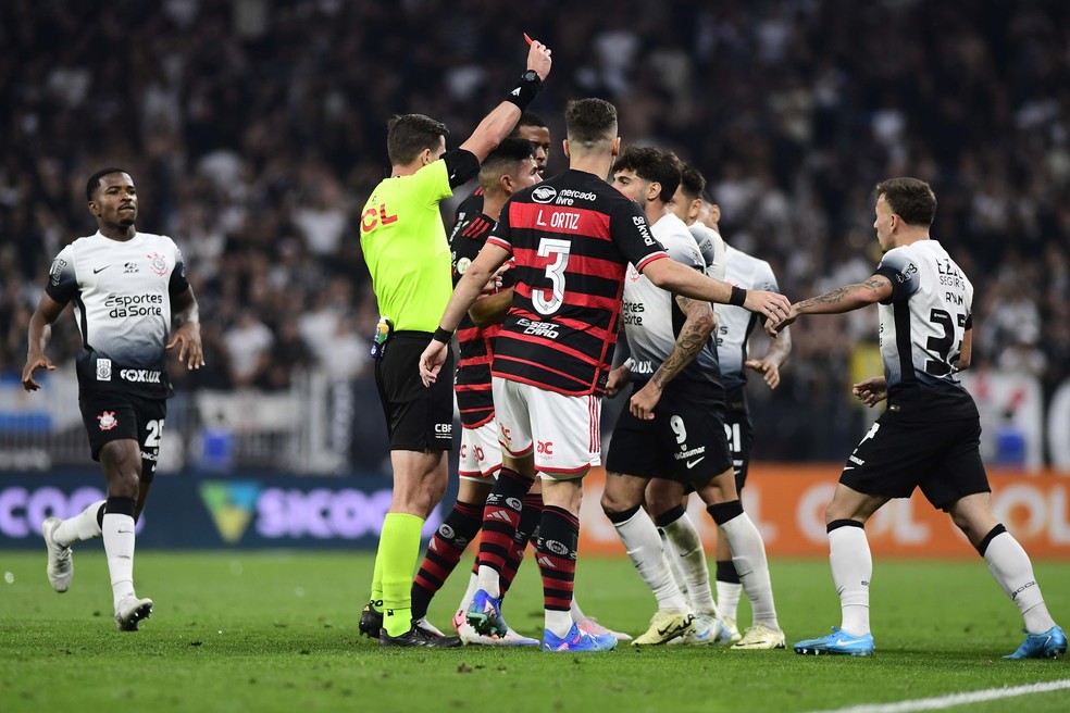 STJD marca novo julgamento de quarteto do Corinthians envolvido em confusão contra o Flamengo | corinthians | ge