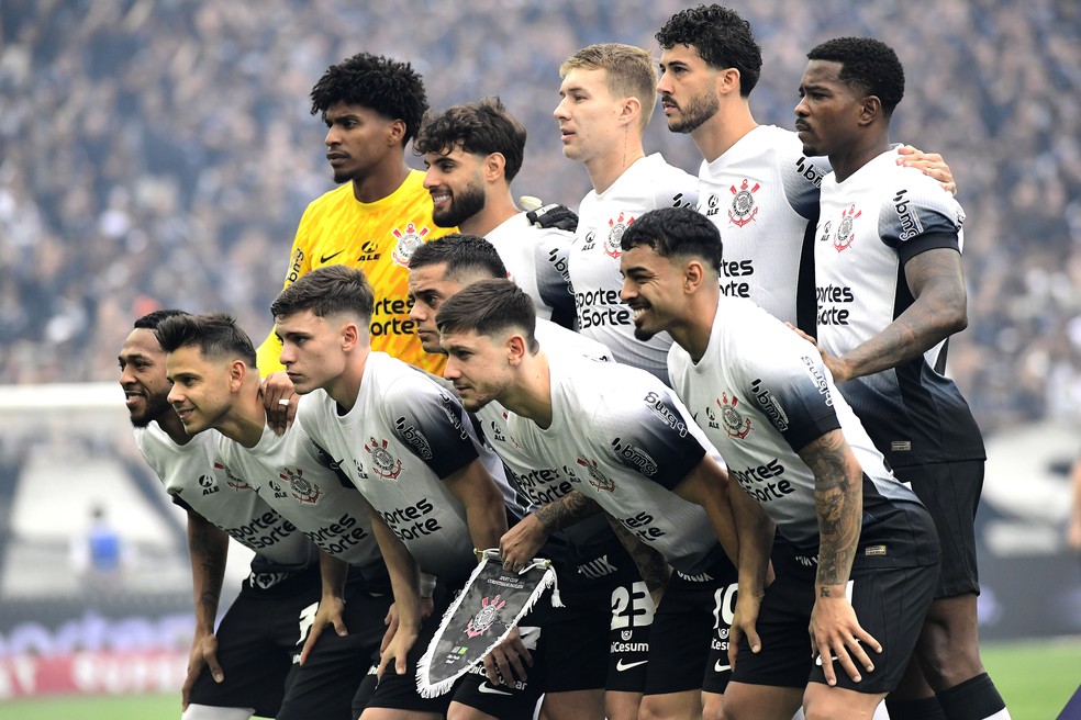 Atuações do Corinthians: Romero brilha em dia de estreia de Memphis Depay; dê suas notas | corinthians | ge