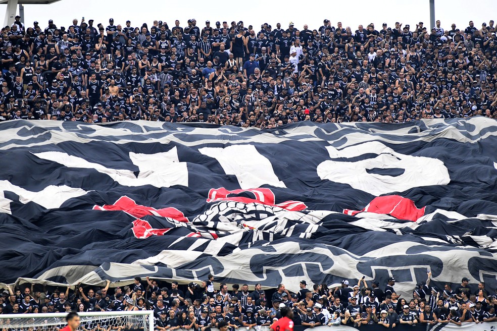 Torcida do Corinthians esgota ingressos para partida contra o Vasco | corinthians | ge