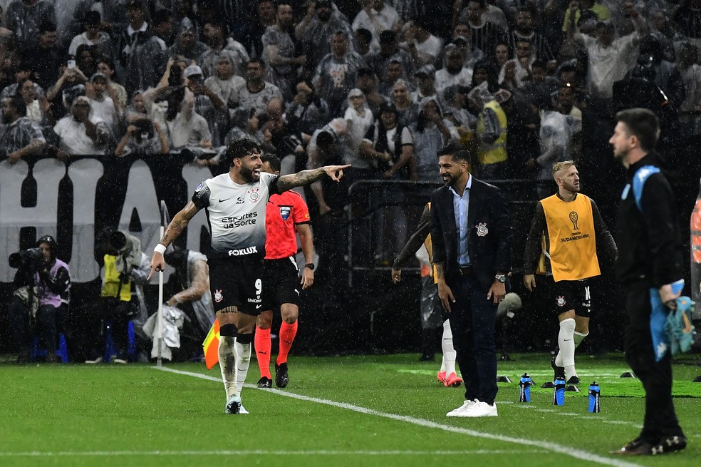 Yuri Alberto iguala marcas de Liedson e Jadson no Corinthians e consolida volta por cima no ano | corinthians | ge