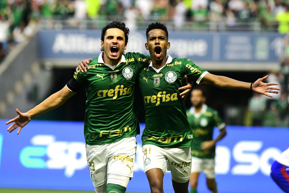 Dupla decisiva: Veiga e Estêvão somam 51 participações em gols do Palmeiras e viram trunfo para tri | palmeiras | ge