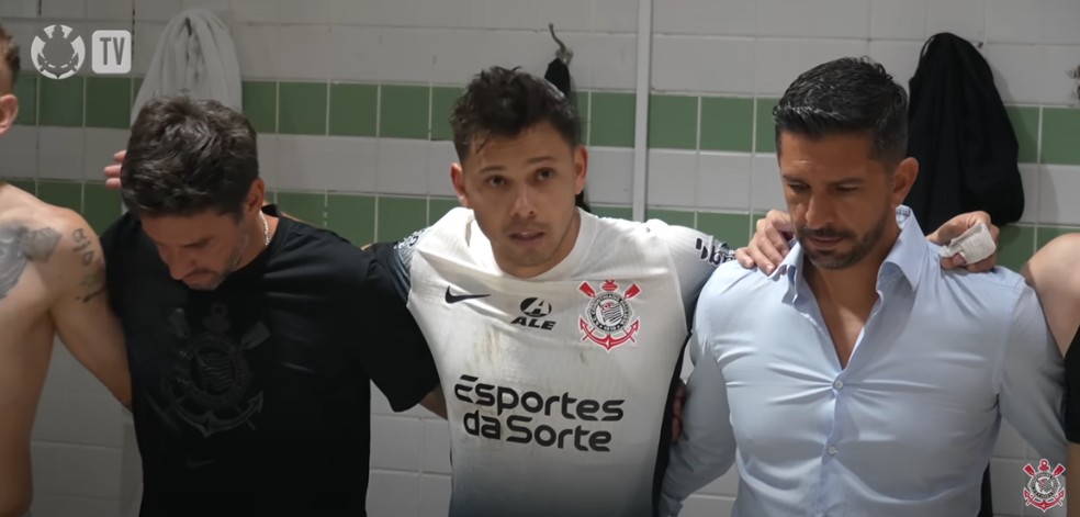 Comemoração do Corinthians por vaga na Copa do Brasil tem alerta para o Brasileirão: "Sábado é final" | corinthians | ge