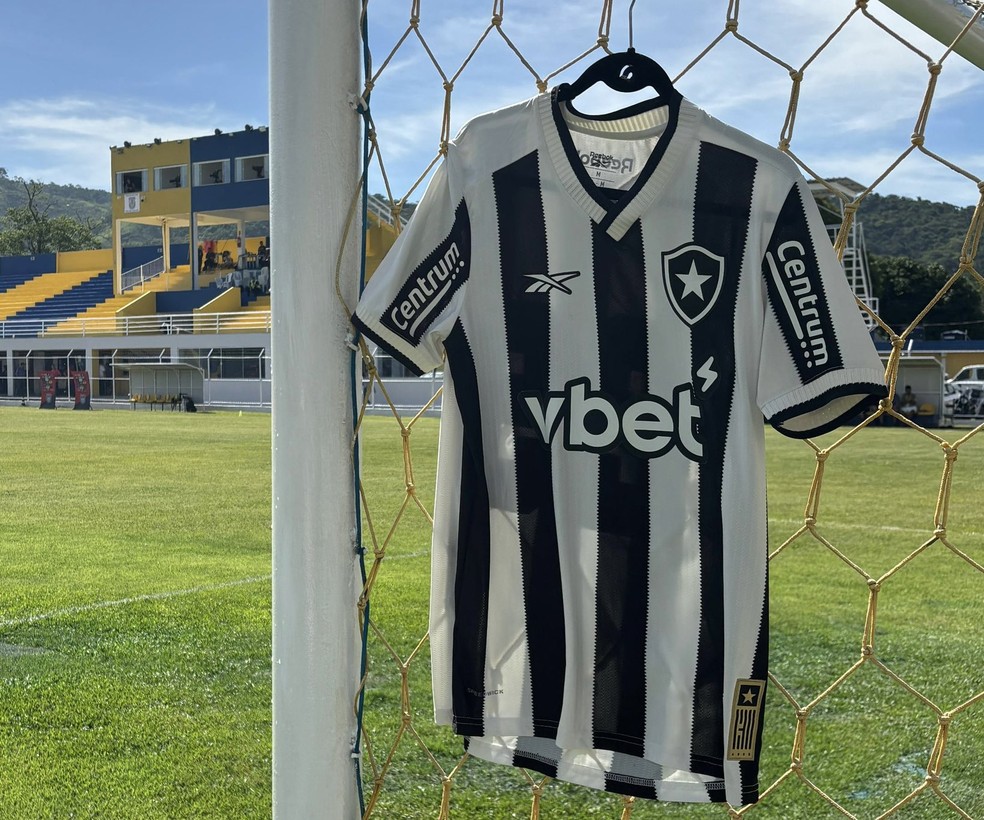 Botafogo retira símbolo de patrocinadora da camisa; entenda a mudança | botafogo | ge