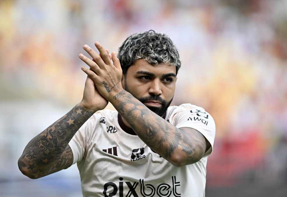 Gabigol no Cruzeiro: Alexandre Mattos fala em "orgulho", mas não admite acerto e cita Arias | cruzeiro | ge