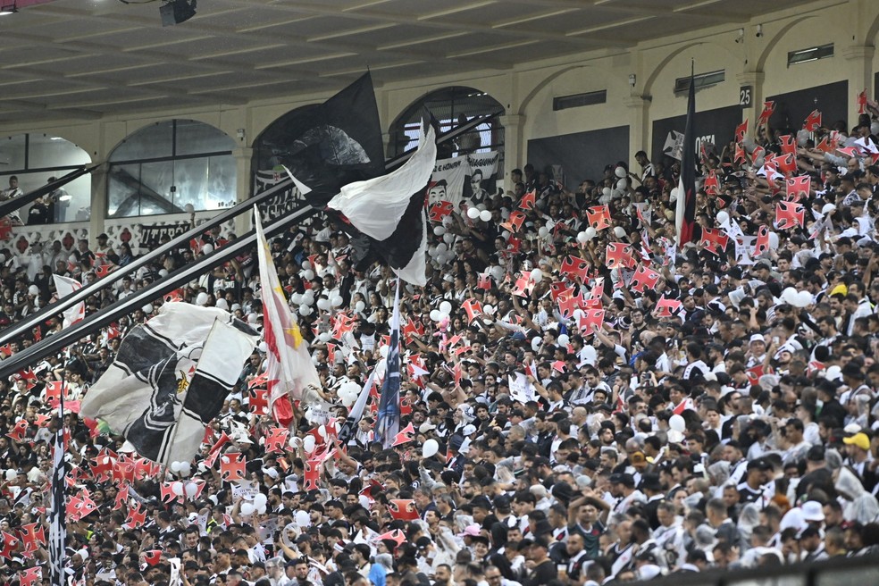 Torcida do Vasco esgota ingressos para jogo contra o Atlético-GO | vasco | ge