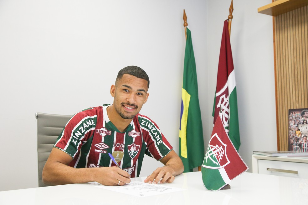 Fluminense acerta a contratação do volante Victor Hugo, do Cascavel, por empréstimo | fluminense | ge