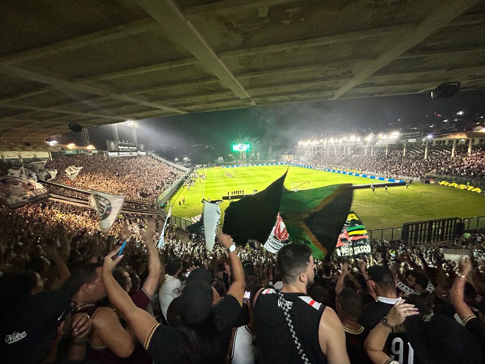 Vivo na Copa do Brasil, Vasco fez gol em 15 dos 17 jogos em São Januário na temporada | vasco | ge