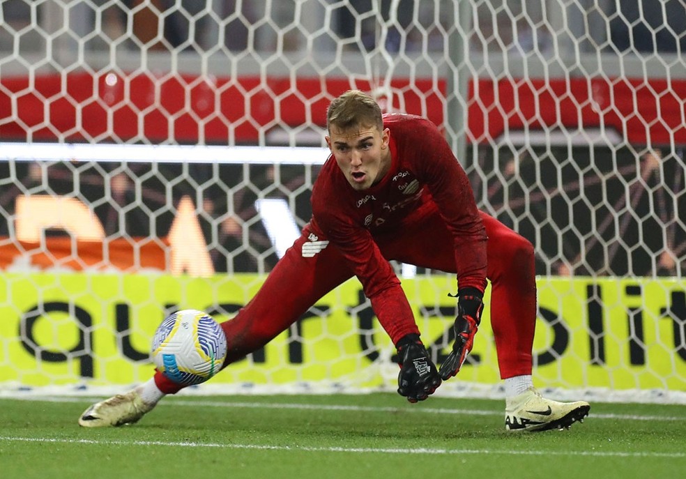 Quem é Léo Linck? Saiba mais sobre o novo goleiro do Botafogo, ex-Athletico | botafogo | ge