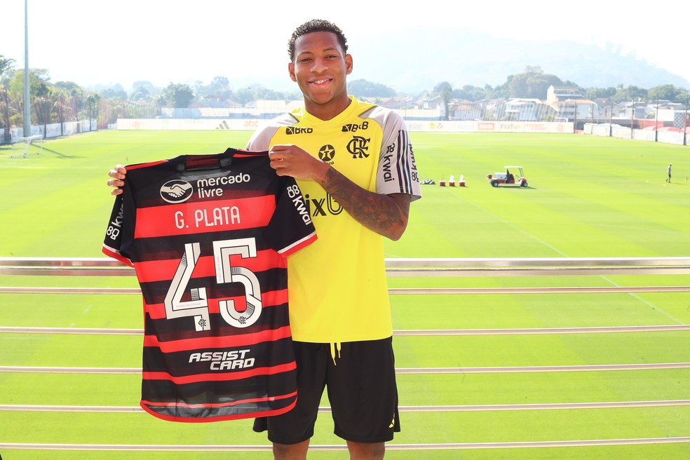 Gonzalo Plata diz que viu finais do Flamengo na Libertadores e que está ansioso por jogar no Maracanã | flamengo | ge