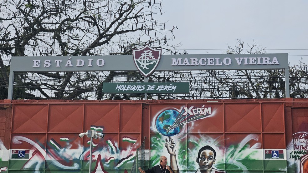 Marcelo é homenageado pelo Fluminense com nome em estádio de Xerém | fluminense | ge