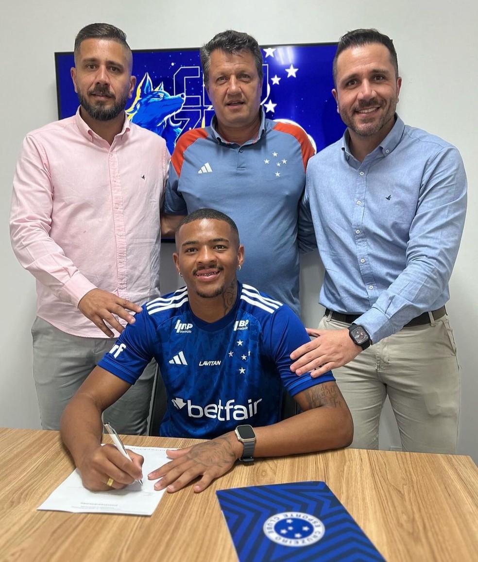 Capitão do sub-20 do Cruzeiro, Pedrão renova contrato | cruzeiro | ge