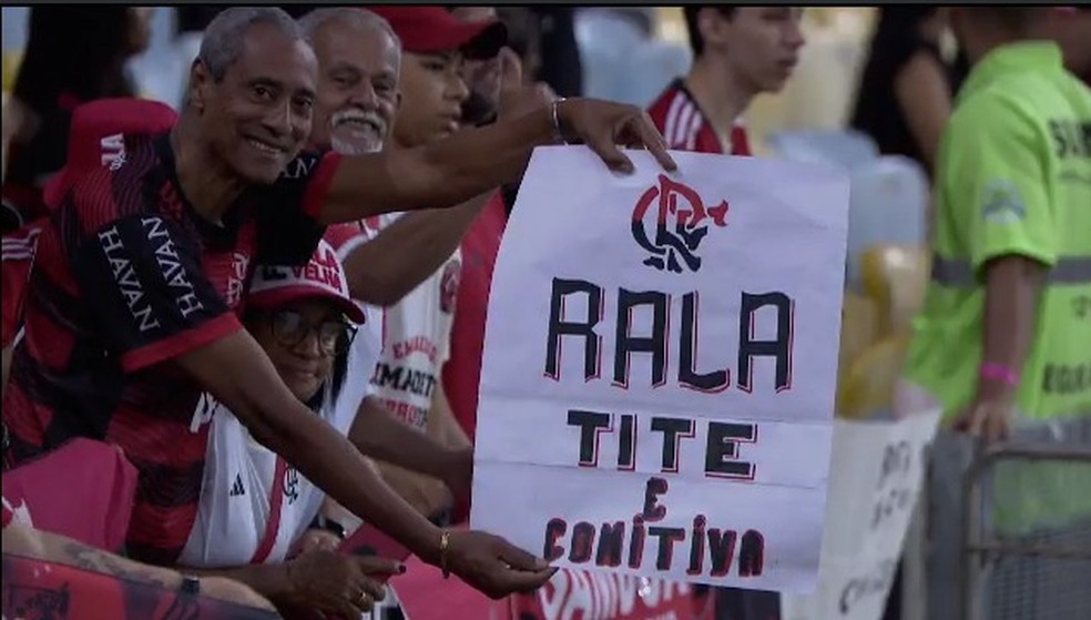 Tite é xingado por torcida do Flamengo em retorno ao Maracanã | flamengo | ge