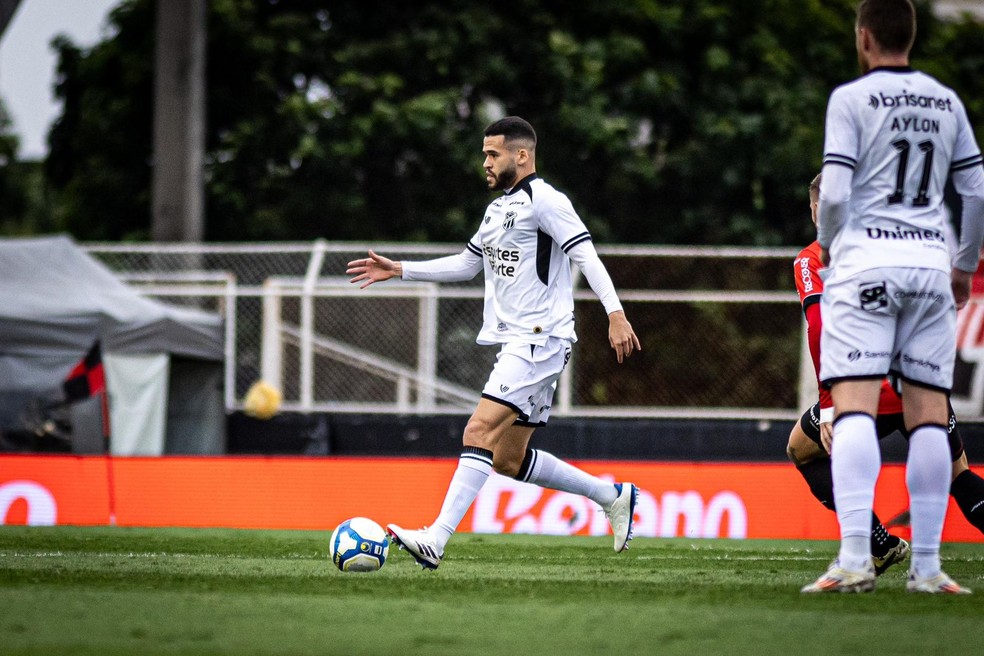 Entenda como o Vasco pensa as situações dos jogadores que voltam de empréstimo | vasco | ge