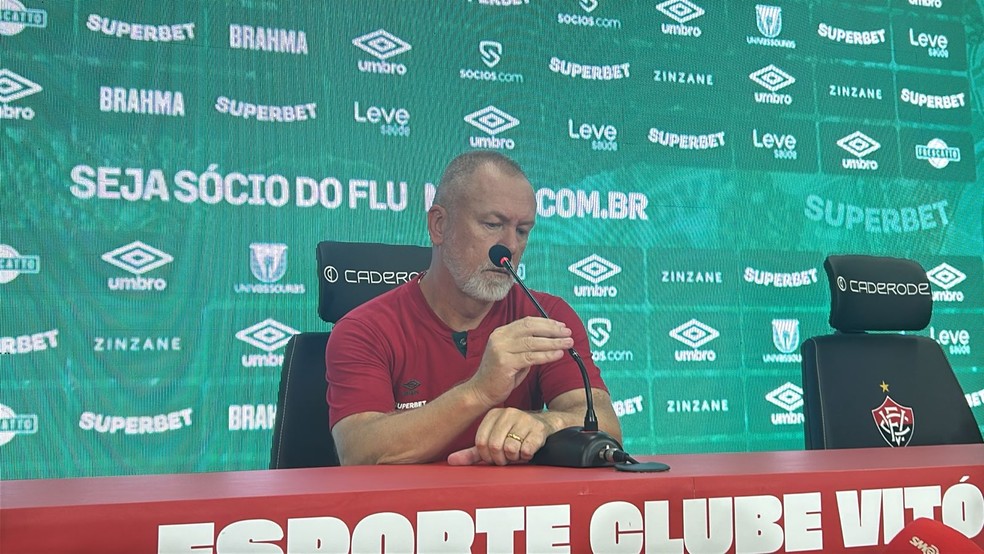 Mano admite atuação ruim do Fluminense, mas reclama da arbitragem: "Pênaltis mandrakes" | fluminense | ge