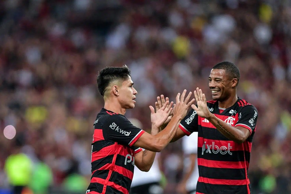 De la Cruz volta a treinar com o grupo e deve ser relacionado para Fortaleza x Flamengo | flamengo | ge