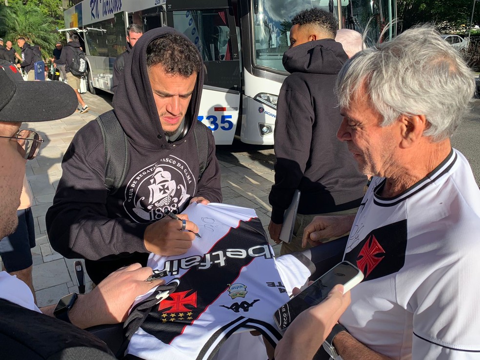 Vasco chega em São Paulo para confronto direto contra o Corinthians; veja os relacionados | vasco | ge