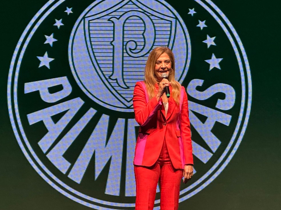 Leila, do Palmeiras, alfineta clubes em pré-temporada nos EUA: "Para dirigente passear na Disney" | palmeiras | ge