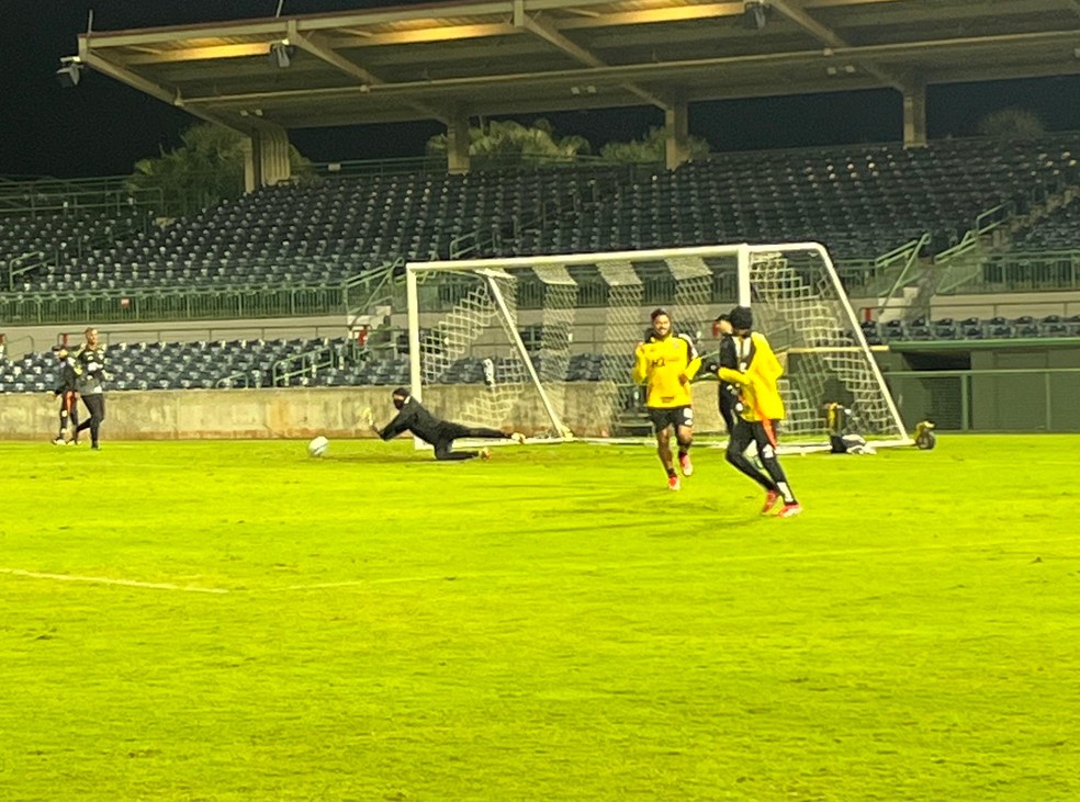 Atlético-MG: frio faz Everson ficar "irreconhecível" em treino; veja como foi | atlético-mg | ge